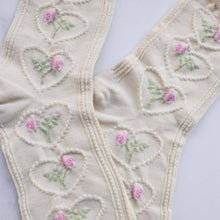 Load image into Gallery viewer, Women's Vintage Rose & Heart Casual Socks