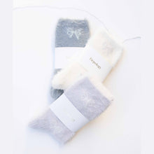 Load image into Gallery viewer, Fluffy Bow Knit Socks
