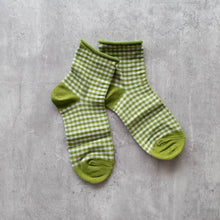 Load image into Gallery viewer, Picnic Mid Crew Socks