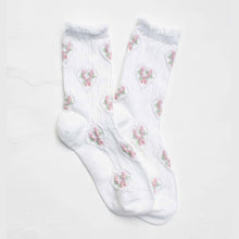 Load image into Gallery viewer, Vintage Floral Heart Crew Socks
