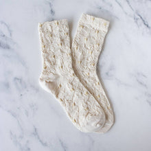 Load image into Gallery viewer, Engraving Flower Casual Socks