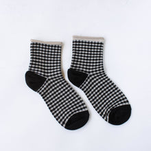 Load image into Gallery viewer, Picnic Mid Crew Socks