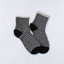 Load image into Gallery viewer, Picnic Mid Crew Socks