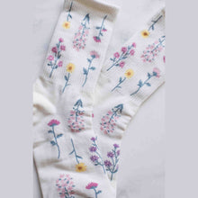 Load image into Gallery viewer, Women's Botanical Garden Casual Socks