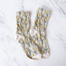 Load image into Gallery viewer, Vintage Tulip Casual Socks