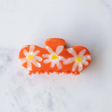 Load image into Gallery viewer, Eco Daisy Flower Curved Hair Claw Clip