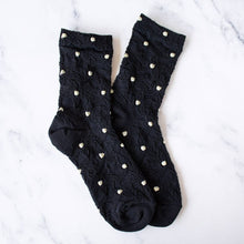 Load image into Gallery viewer, Engraving Flower Casual Socks