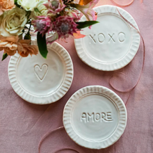 Load image into Gallery viewer, Vietri - Pietra Serena Amore Plate