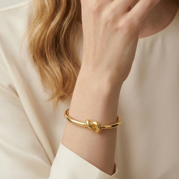Vintage Gold Noa Knot Bangle