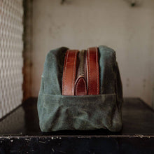 Load image into Gallery viewer, Dopp Kit - Forest