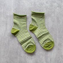 Load image into Gallery viewer, Picnic Mid Crew Socks