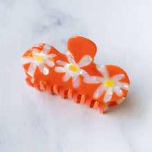 Load image into Gallery viewer, Eco Daisy Flower Curved Hair Claw Clip