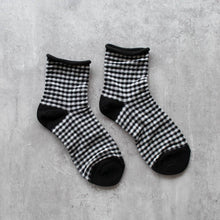 Load image into Gallery viewer, Picnic Mid Crew Socks