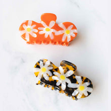 Load image into Gallery viewer, Eco Daisy Flower Curved Hair Claw Clip