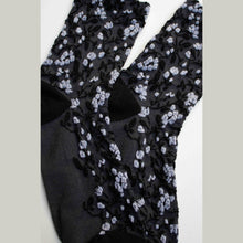 Load image into Gallery viewer, Floral Textured Socks