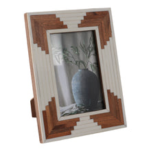Load image into Gallery viewer, Wood Cascading Design Picture Frame - White, 4x6 in.