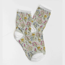 Load image into Gallery viewer, Midnight Wildflower Socks