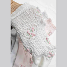 Load image into Gallery viewer, Vintage Floral Heart Crew Socks
