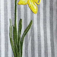 Load image into Gallery viewer, Busatti Daffodil Kitchen Towel
