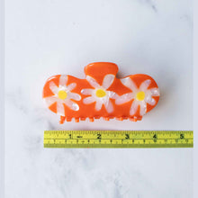 Load image into Gallery viewer, Eco Daisy Flower Curved Hair Claw Clip
