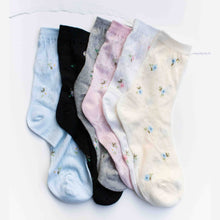 Load image into Gallery viewer, Mini Floral Cotton Socks
