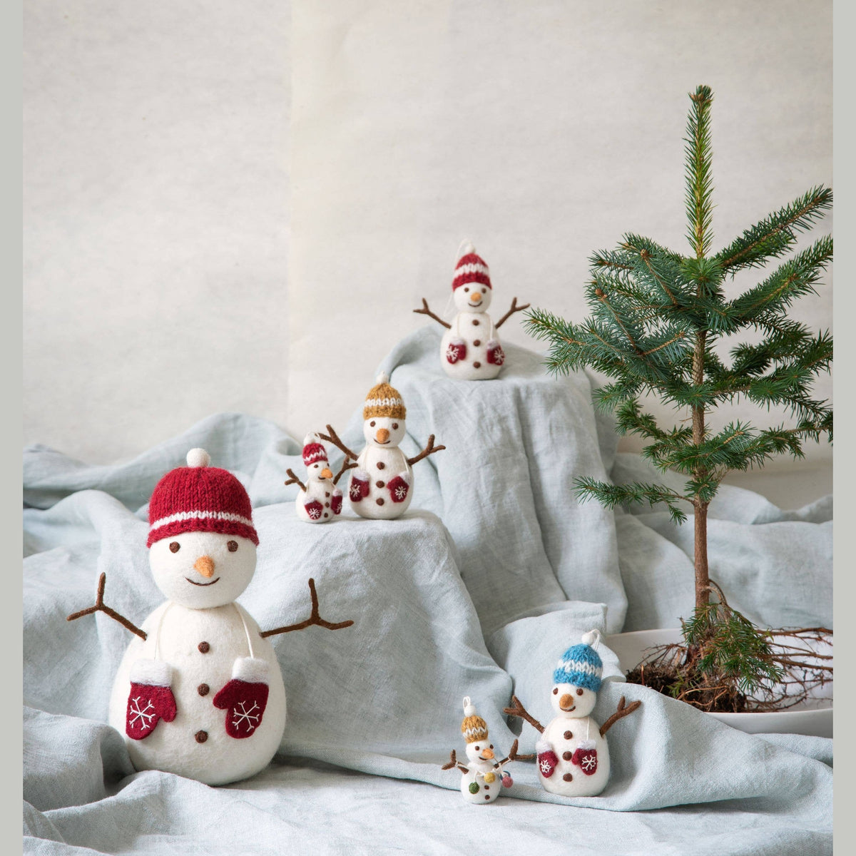 Snowman w/Ochre Hat & Mittens