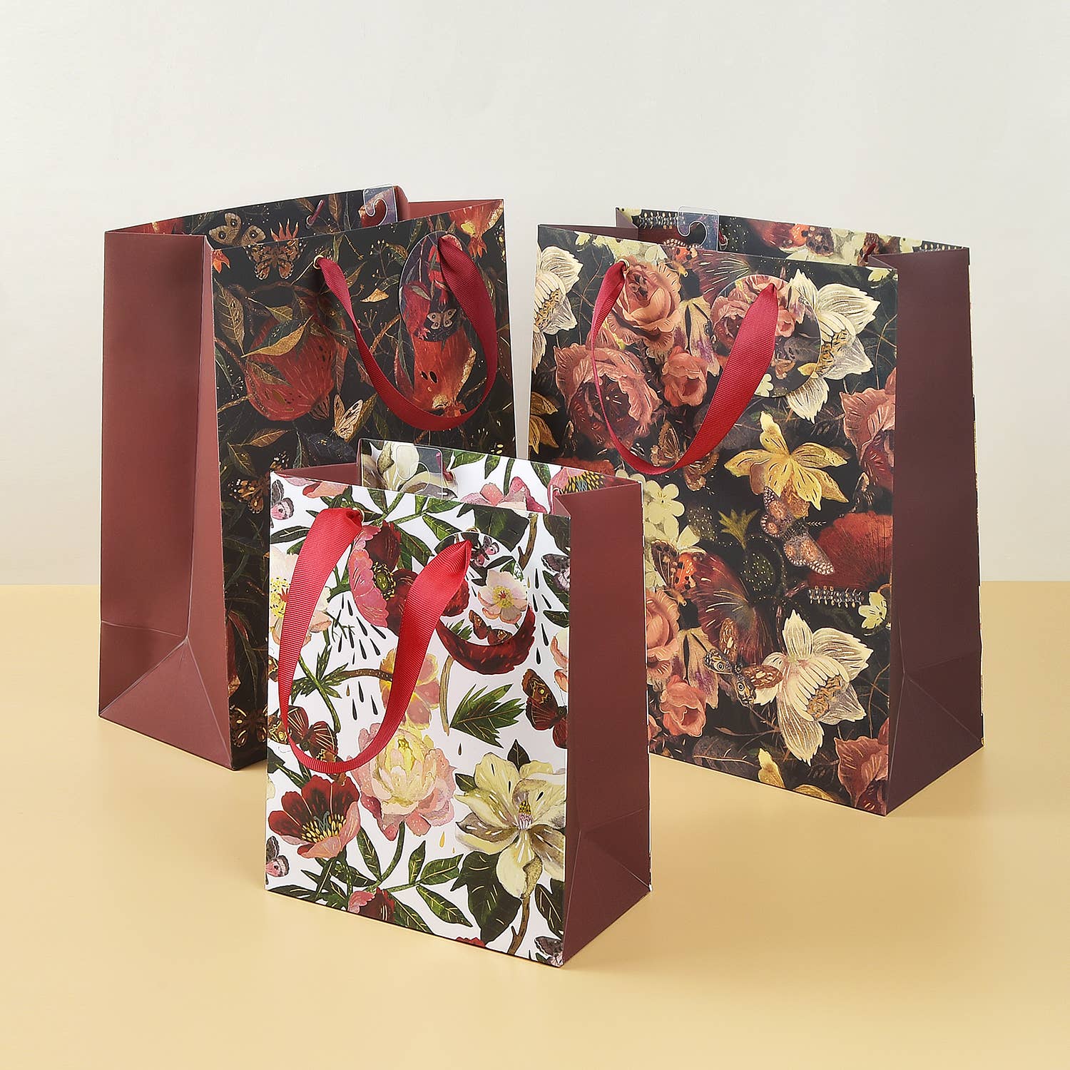 Medium Gift Bag - Lush Flora