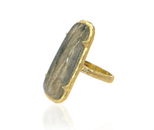 Load image into Gallery viewer, TAT 2 Design Gold Laborite Bora Ring
