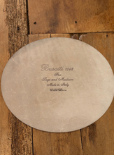 Load image into Gallery viewer, Busatti Oval Placemat - Citrus Slices
