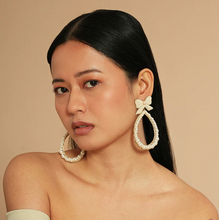 Load image into Gallery viewer, Deepa Gurnani - Darana Earrings
