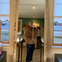 Load image into Gallery viewer, Camel Wool Cape

