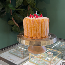 Load image into Gallery viewer, Meringa/Fragole Candle
