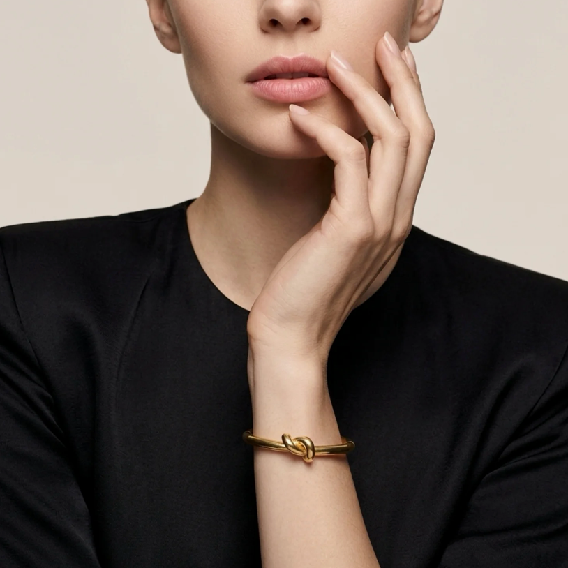 Vintage Gold Noa Knot Bangle