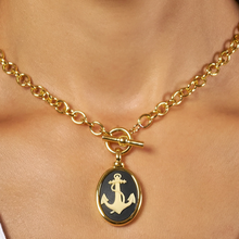 Load image into Gallery viewer, Classic Cameo Pendant Necklace
