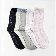 Load image into Gallery viewer, Vintage Floral Vine Crew Socks
