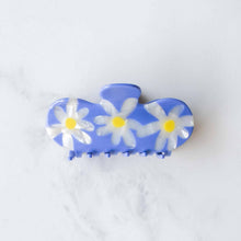 Load image into Gallery viewer, Eco Daisy Flower Curved Hair Claw Clip
