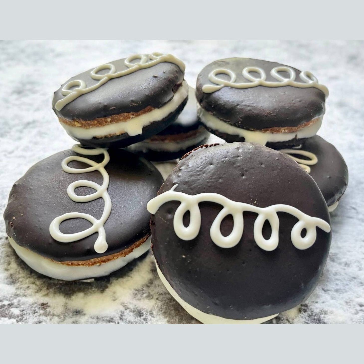 Woofie Pie Sandwich dog treats